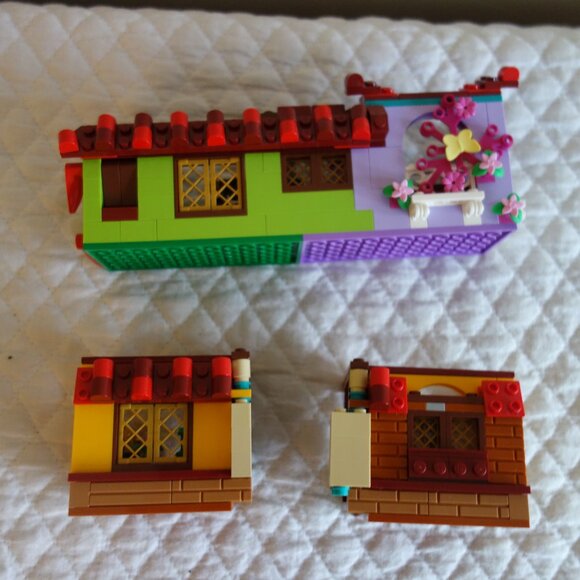 LEGO Disney: Encanto The Madrigal House Building Set - Picture 3 of 5
